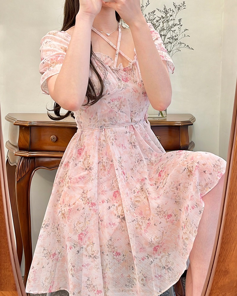 무대뒤 발레리나의 일상을 담은 여리여리한 뮤트톤 무드의 X끈 엄지꽃잎 원피스 (민트,하늘,핑크) X-strap thumb petal dress